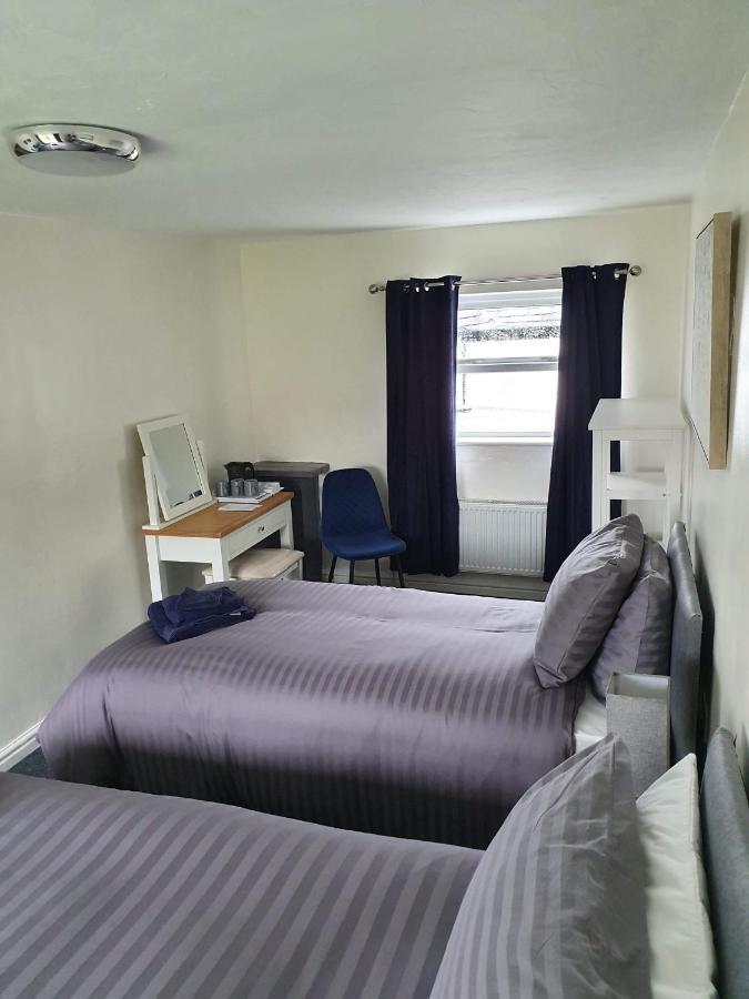 Red Lion Rooms - Self Check In Dalton in Furness Bagian luar foto