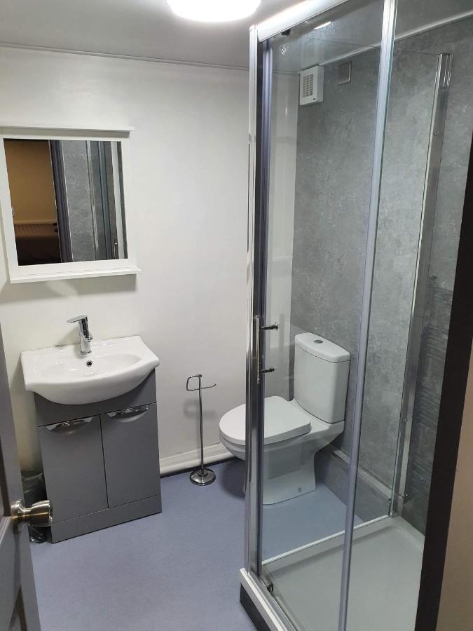 Red Lion Rooms - Self Check In Dalton in Furness Bagian luar foto