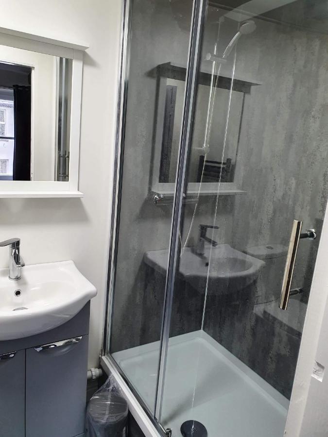 Red Lion Rooms - Self Check In Dalton in Furness Bagian luar foto